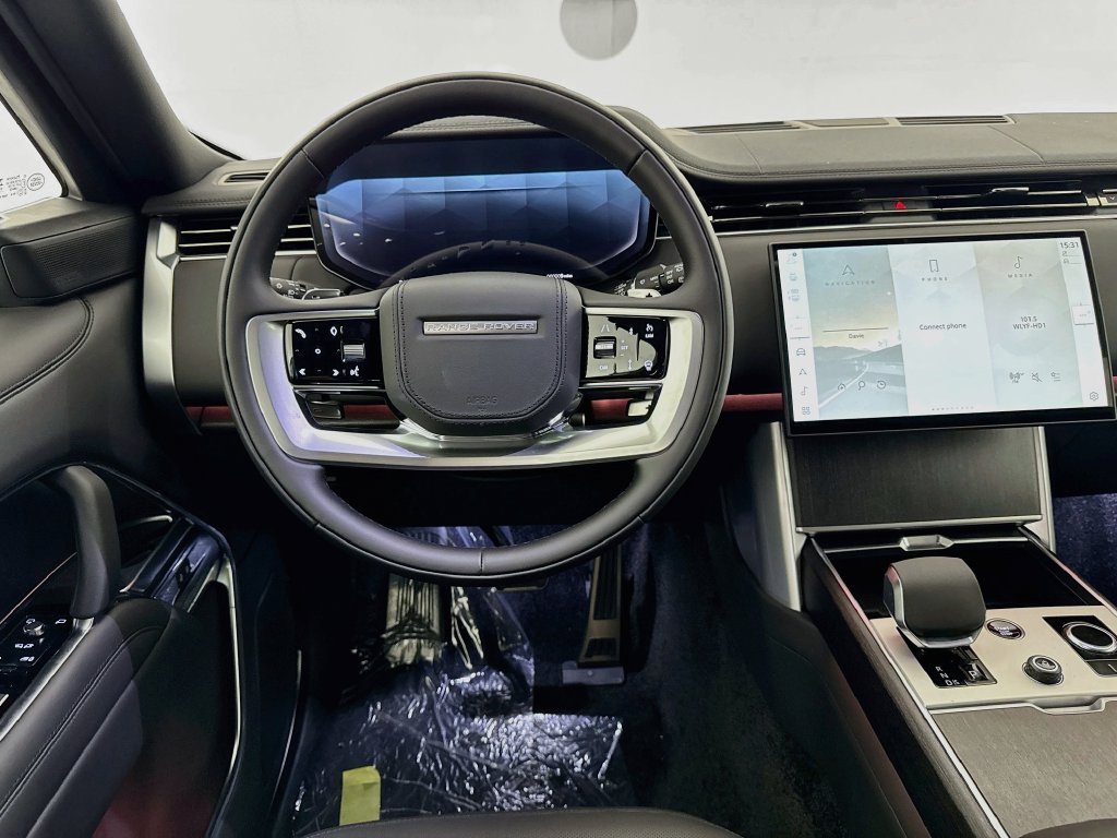 New 2027 Fuji White Land Rover SE image 23