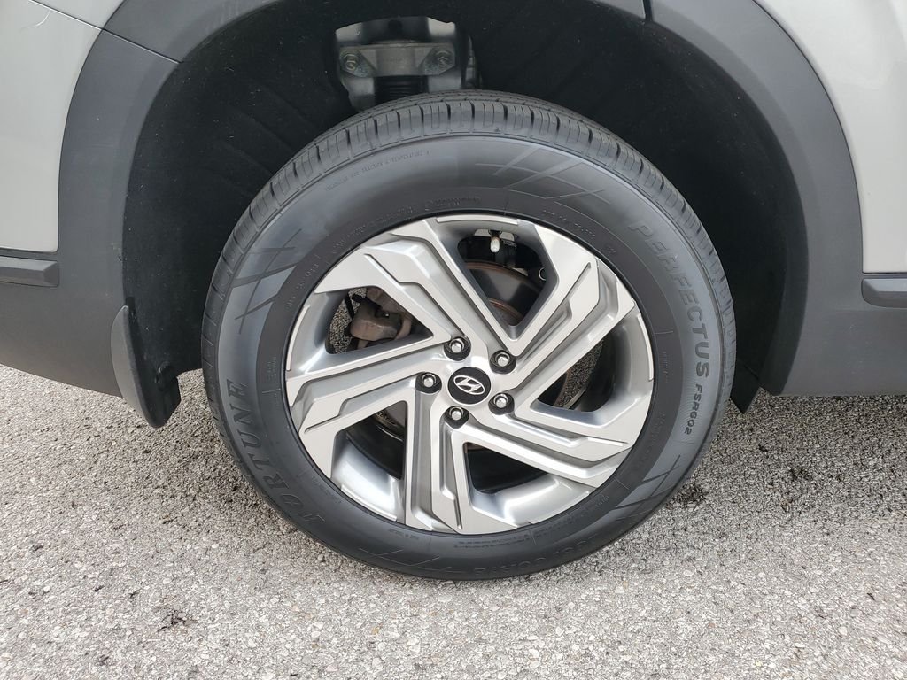 Used 2023 Silver Hyundai SEL image 5