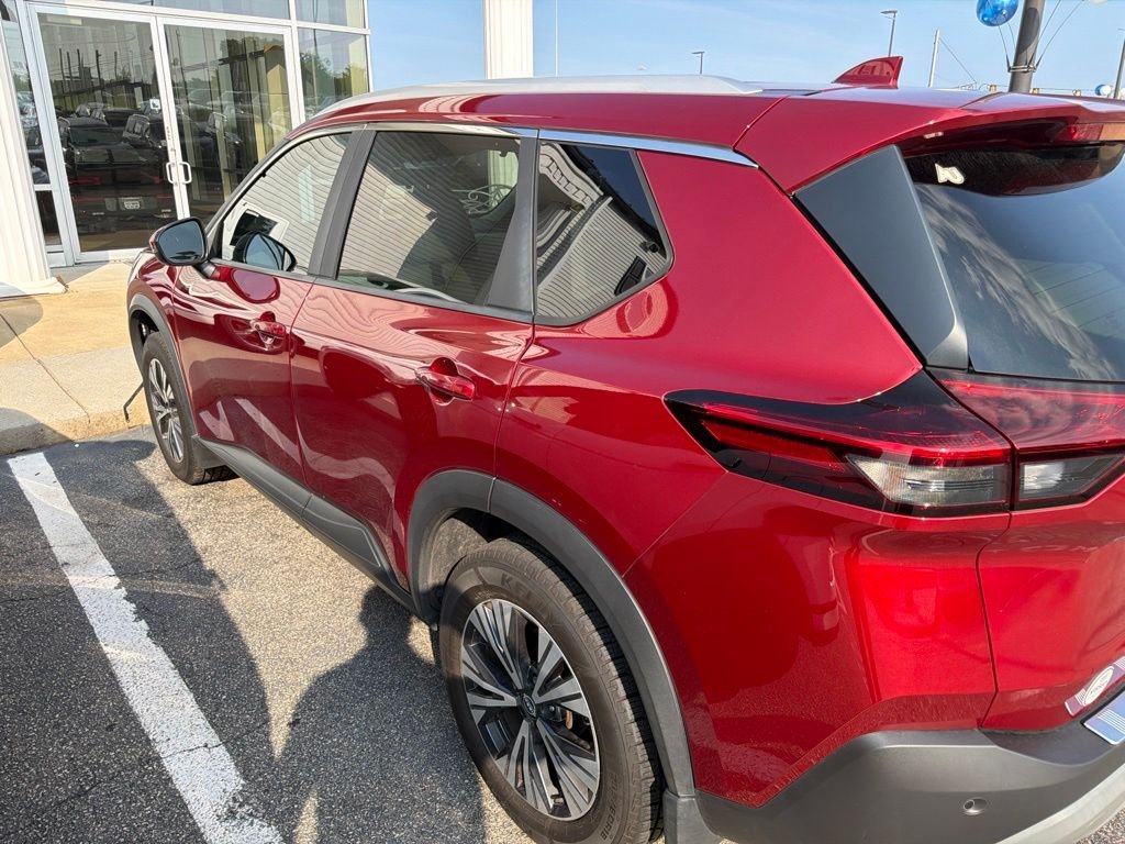 Used 2023 Red Nissan SV image 3