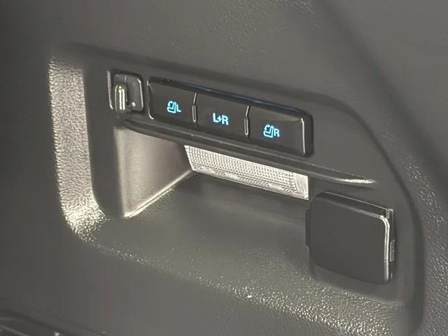 Used 2025 Black Ford Platinum image 38