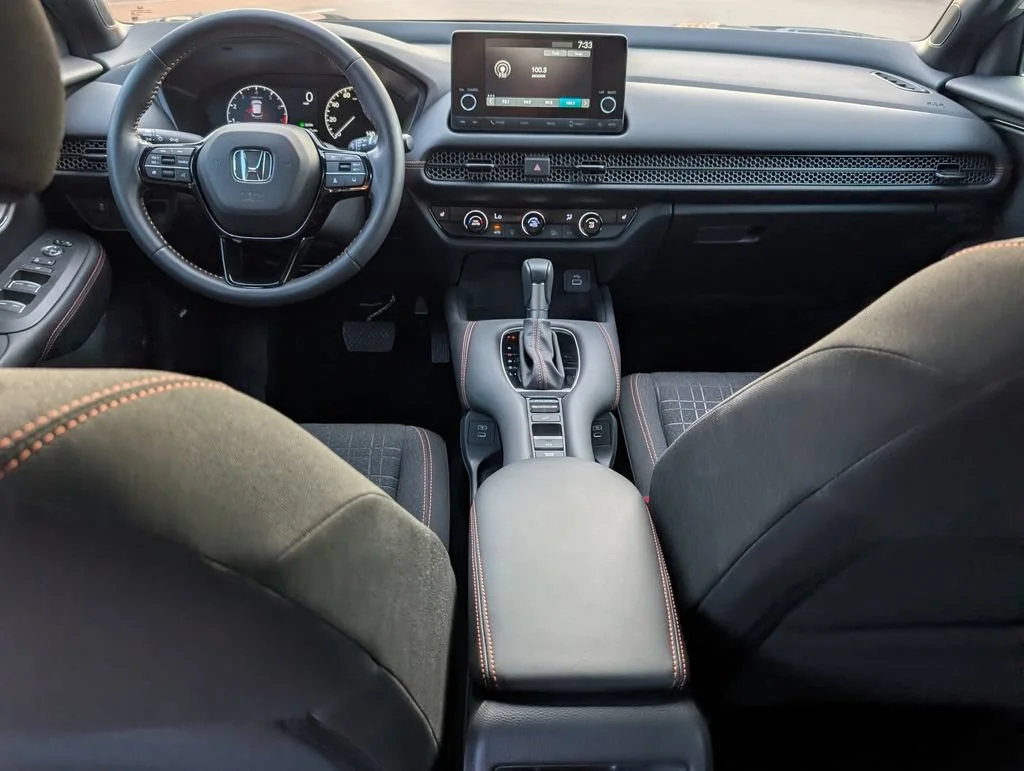 Used 2025  Honda Sport image 17