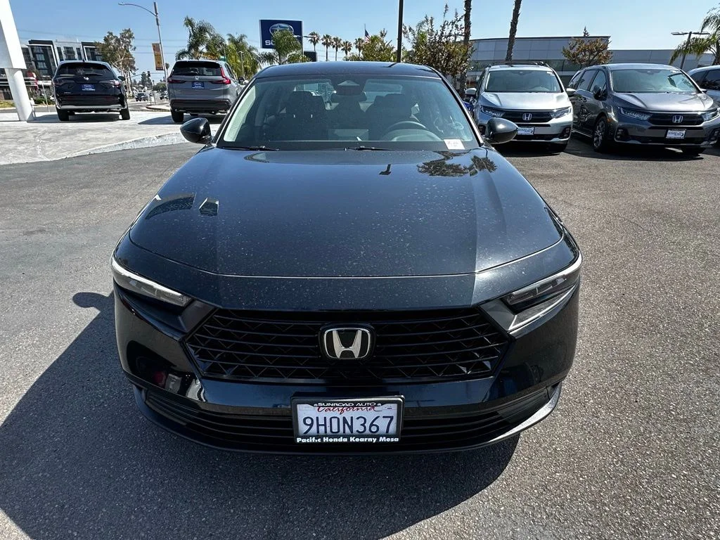 Used 2023  Honda LX image 3