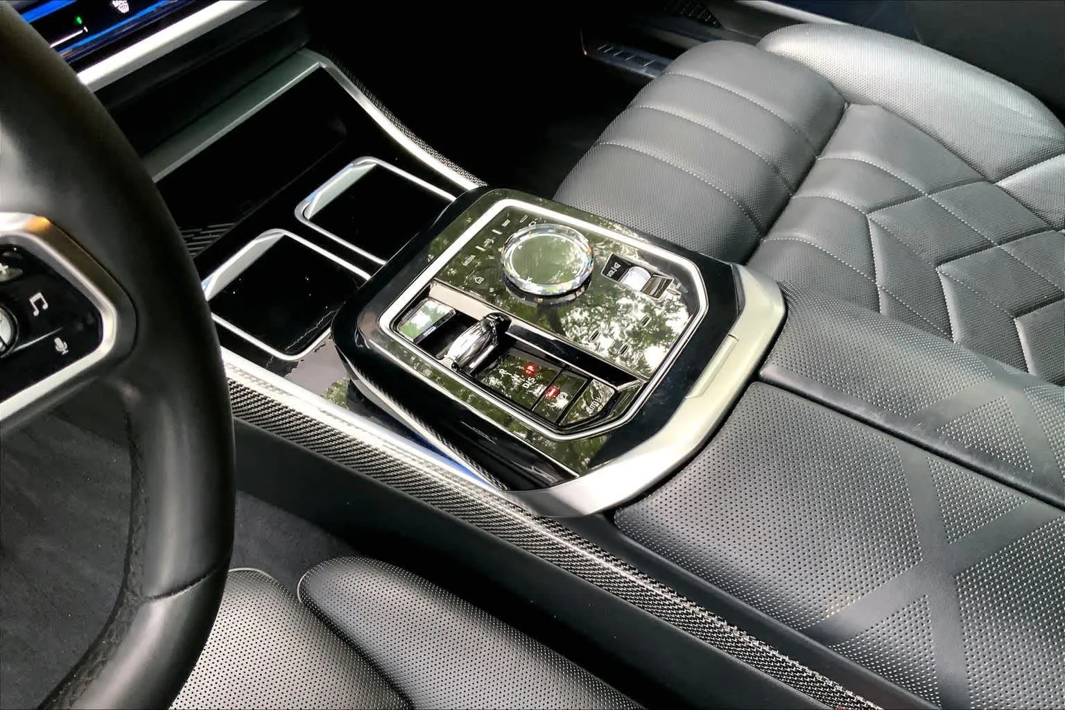Certified Used 2023 Oxide Grey Met BMW 760i xDrive image 16