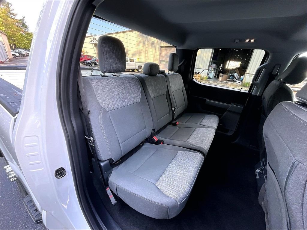 Used 2023 Oxford White Ford XLT image 16