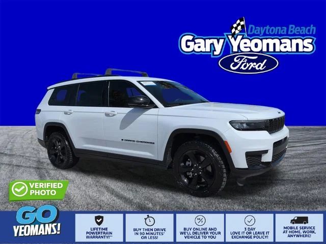 Used 2023 White Jeep Altitude image 1