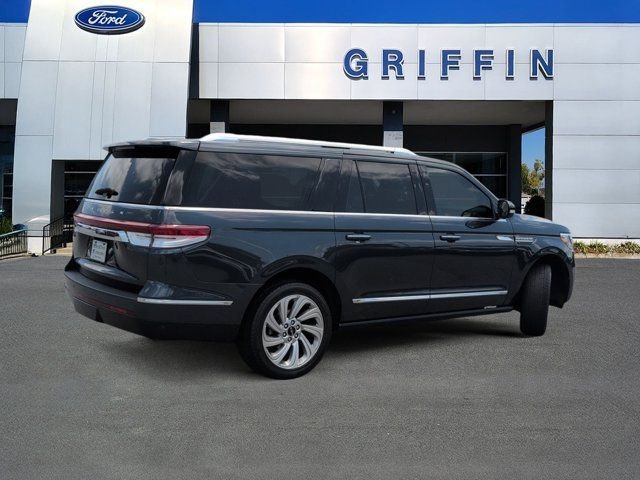 Used 2024 Blue Lincoln Reserve image 4