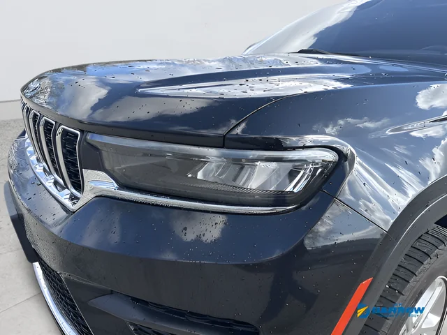 Used 2023 Black Jeep Laredo image 19