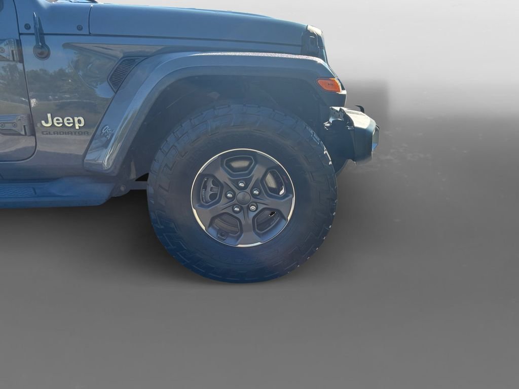 Certified Used 2020 Gray Jeep Overland image 16