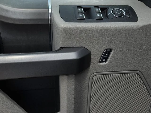 Used 2015 Tuxedo Black Metallic Ford XLT image 17
