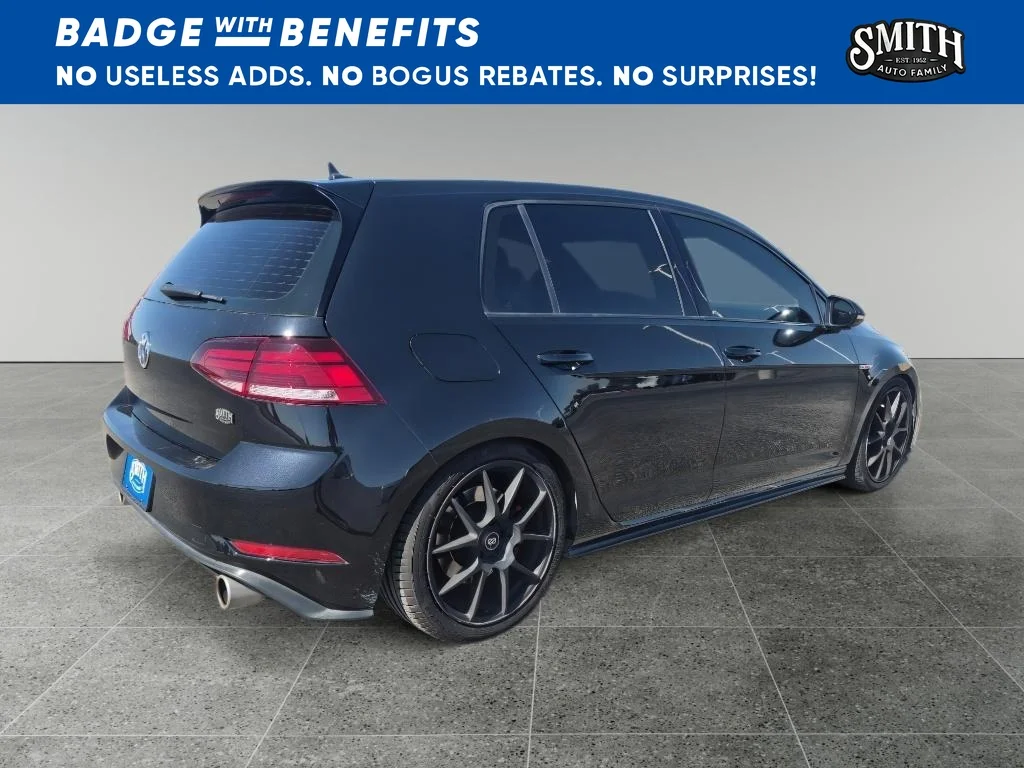 Used 2019 Deep Black Pearl Effect Volkswagen SE image 4
