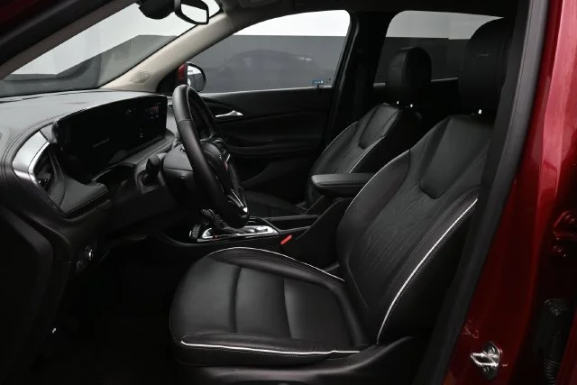 Used 2024 Red Buick Avenir image 10