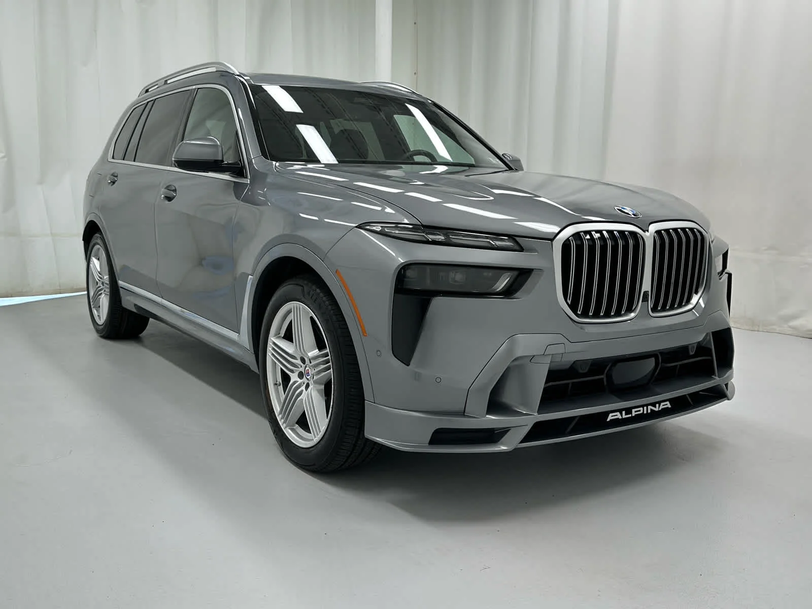 2025 BMW X7 ALPINA XB7