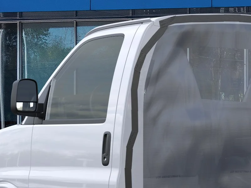 New 2026 Summit White Chevrolet 1WT image 12