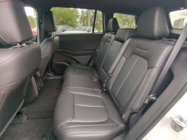 New 2026 Bright White Clear-Coat Exterior Paint Jeep Limited image 16