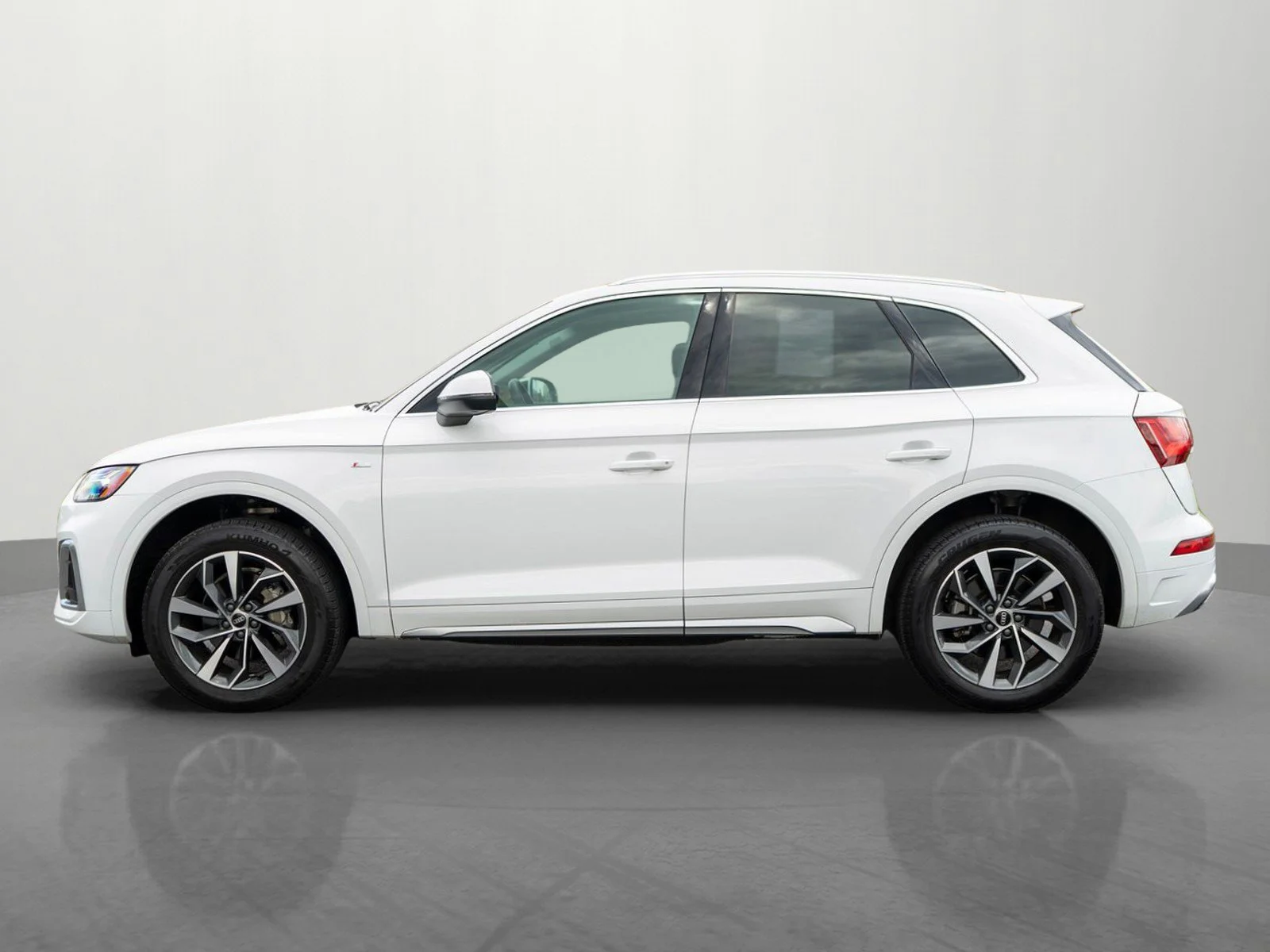 Used 2023 Ibis White Audi 45 S line Premium image 5