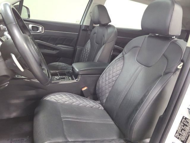 Used 2021 Glacial White Pearl Kia SX Prestige image 23