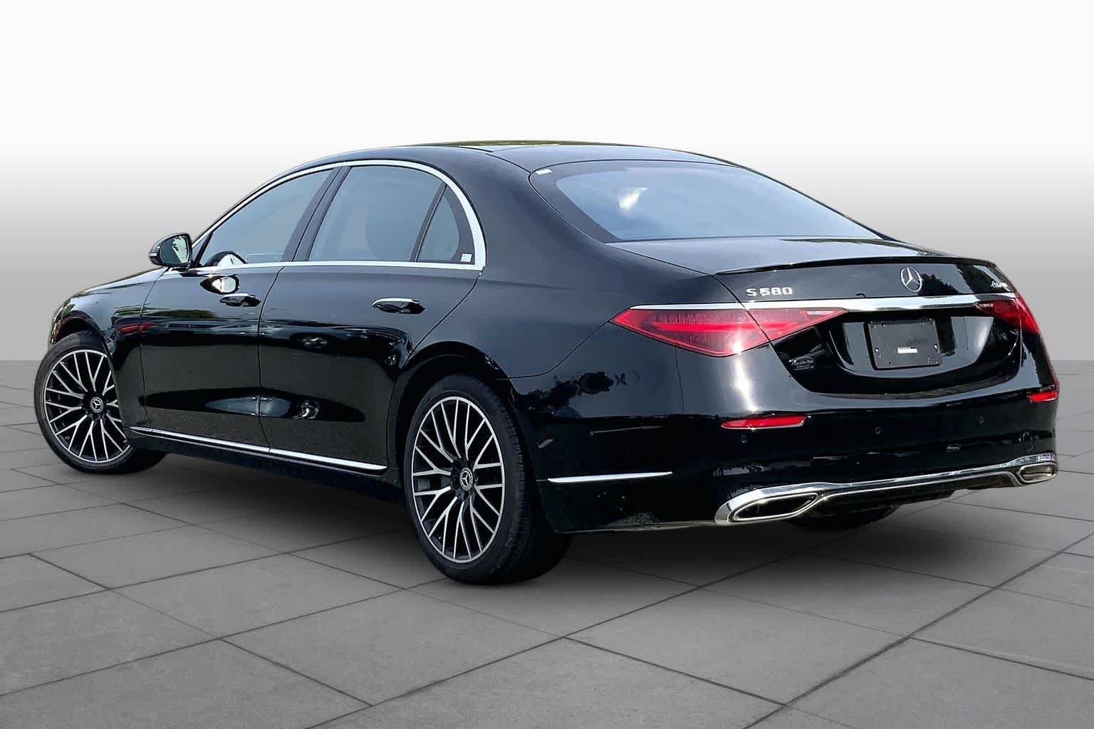 Used 2022 Black Mercedes-Benz S 580 image 12