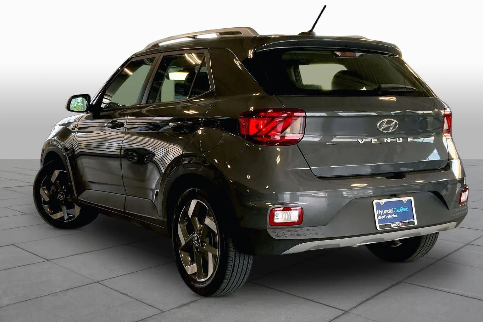 2025 Hyundai Venue SEL - Photo 11