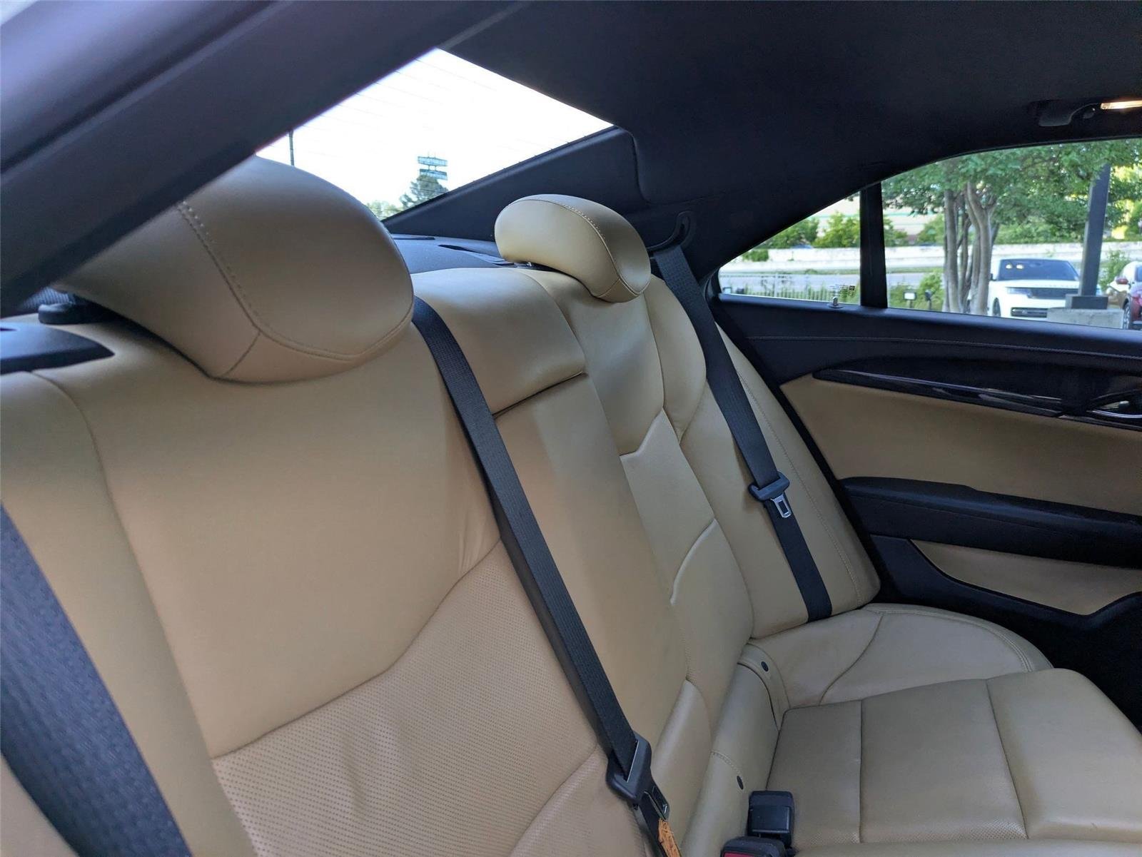 Used 2013 White Diamond Tricoat Cadillac Luxury image 32