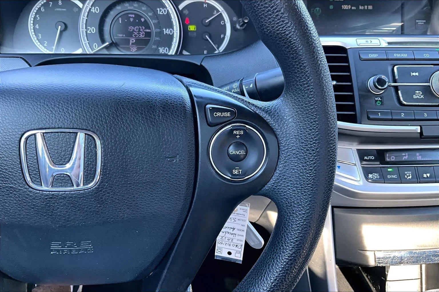Used 2013 Alabaster Silver Metallic Honda LX image 23