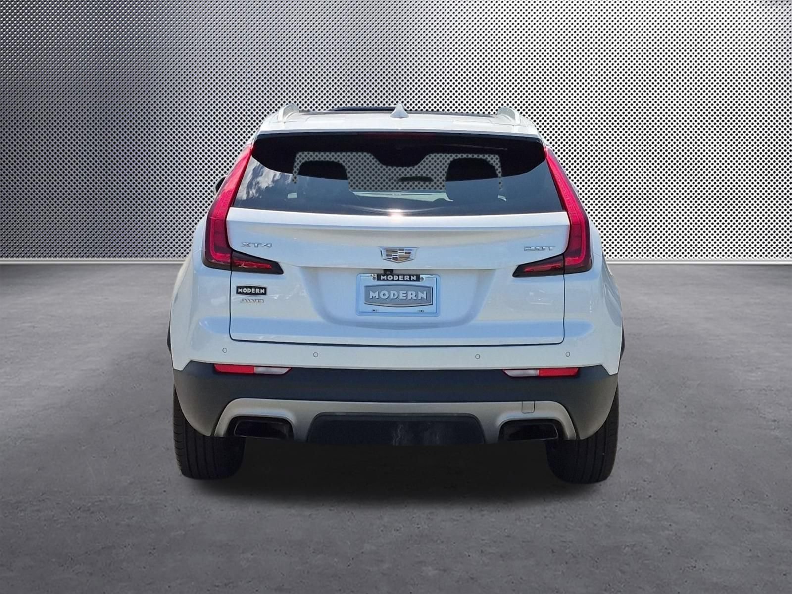 Used 2019 Crystal White Tricoat Cadillac AWD Premium Luxury image 4
