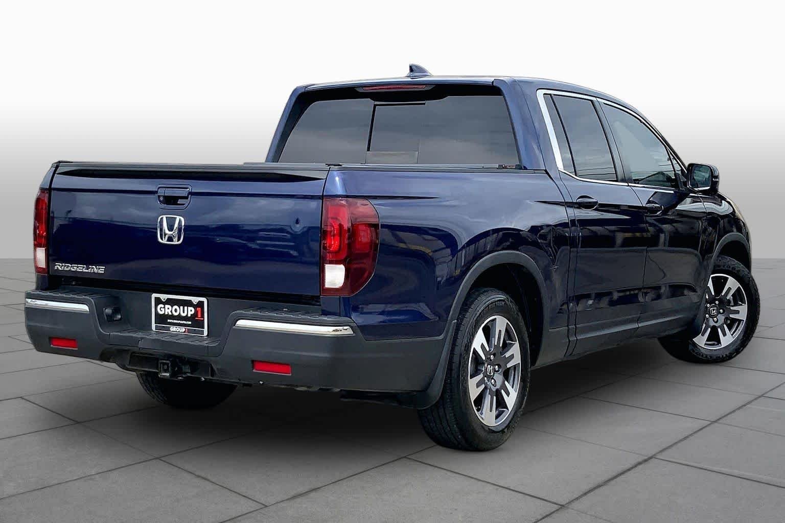 Used 2019 Obsidian Blue Pearl Honda RTL-T image 13