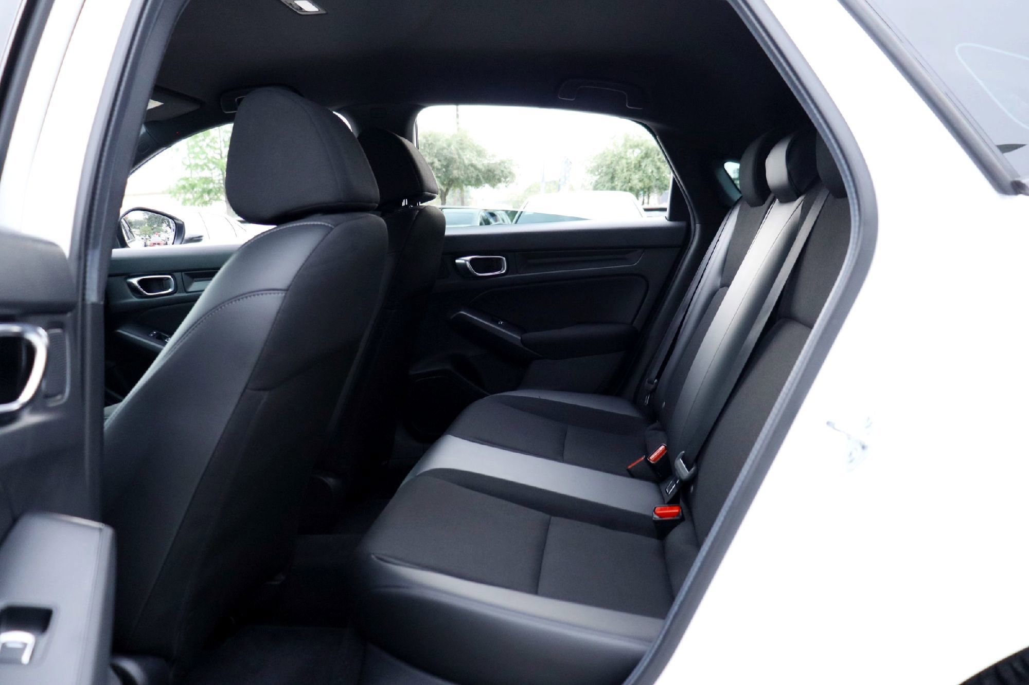 Used 2024 Platinum White Pearl Honda Sport image 27