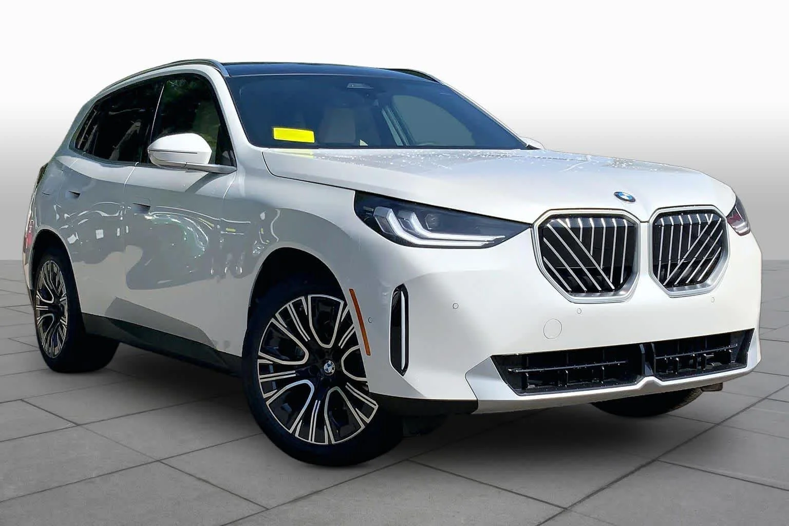 New 2026 Mineral White Metallic BMW 30 xDrive image 2