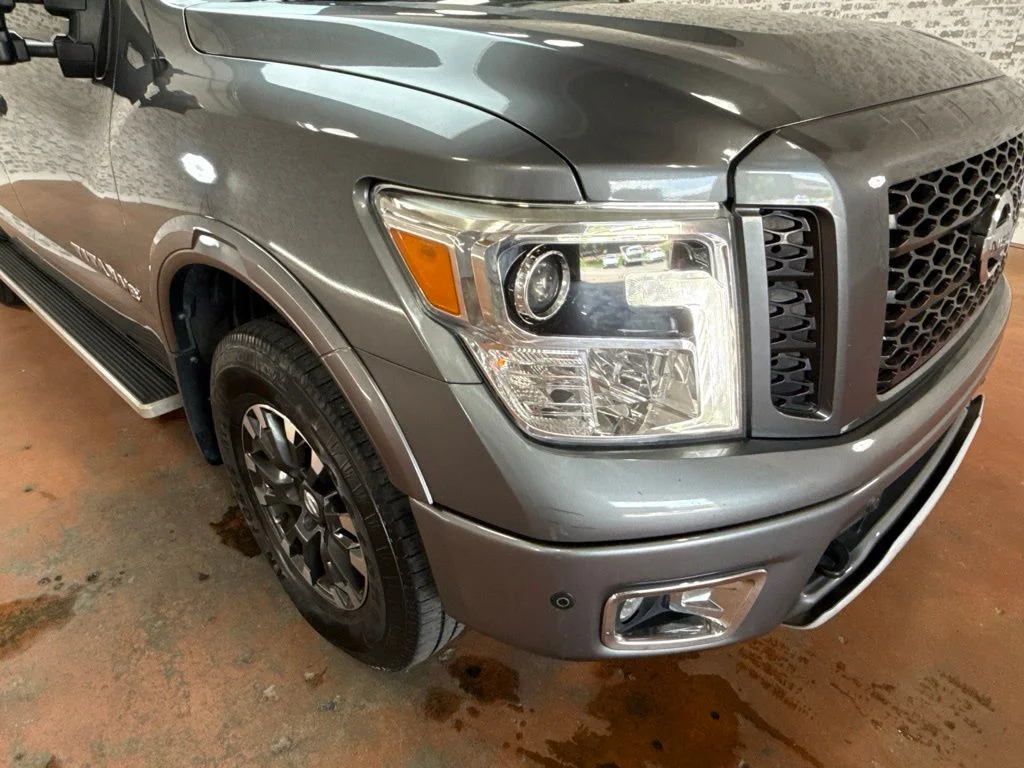 Used 2019 Gun Metallic Nissan PRO-4X image 9