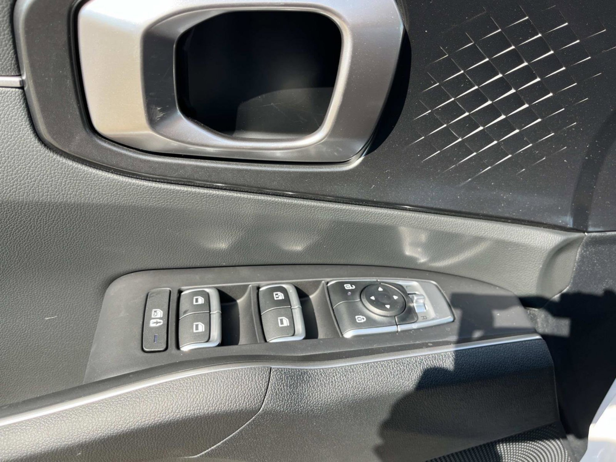 New 2026 Glacial White Pearl Kia S image 24