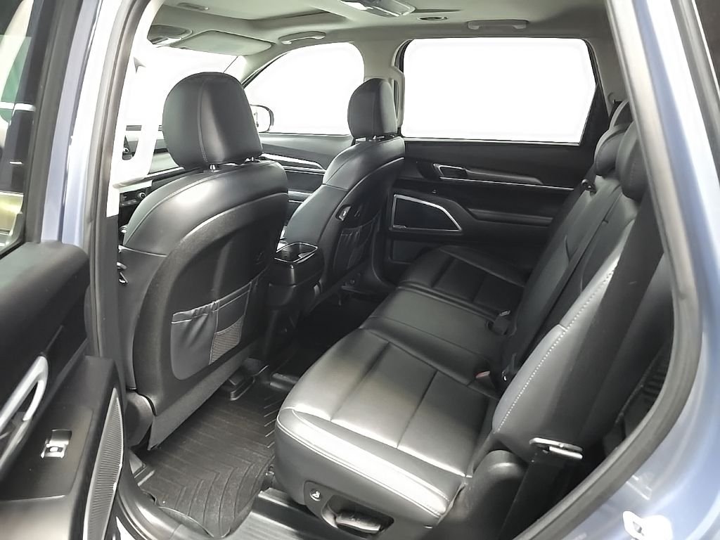 Used 2020 Silver Kia S image 31
