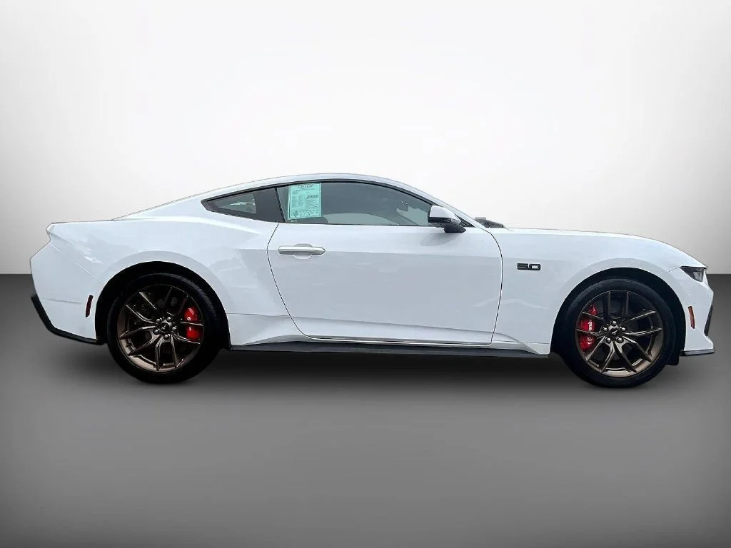 Used 2025 Oxford White Ford GT Premium image 8