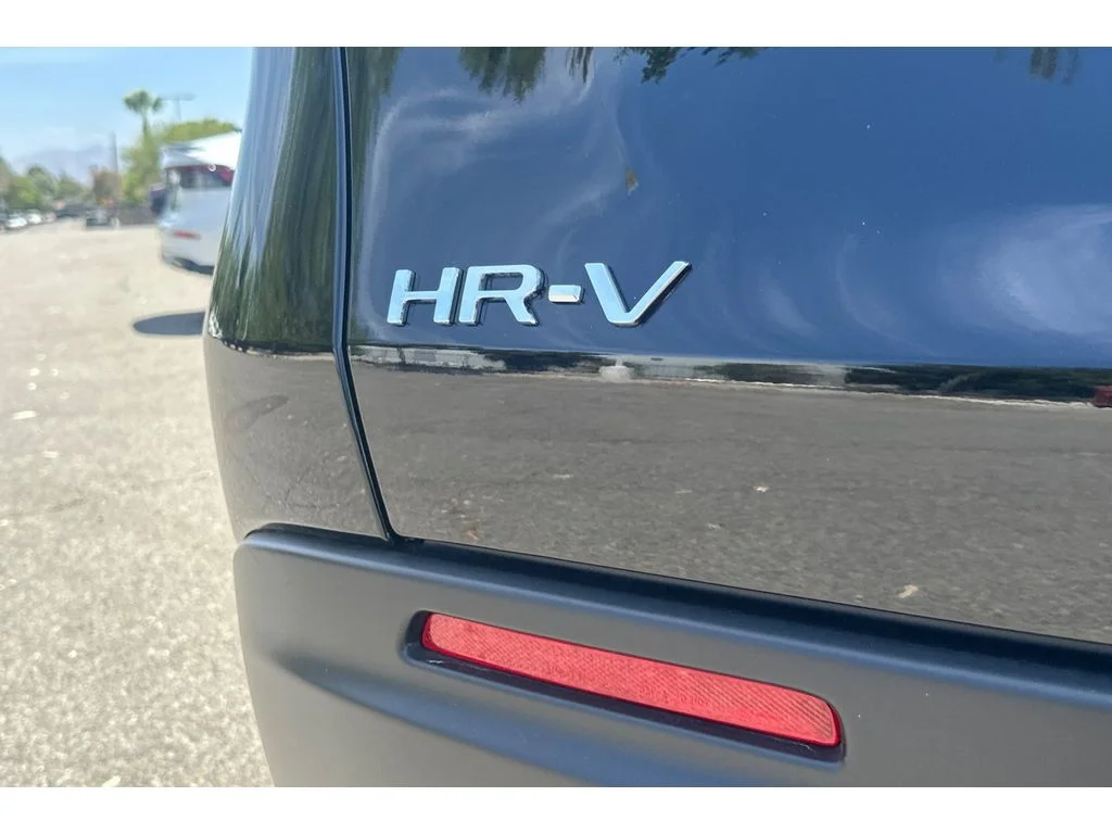 Used 2027 Crystal Black Pearl Honda LX image 52