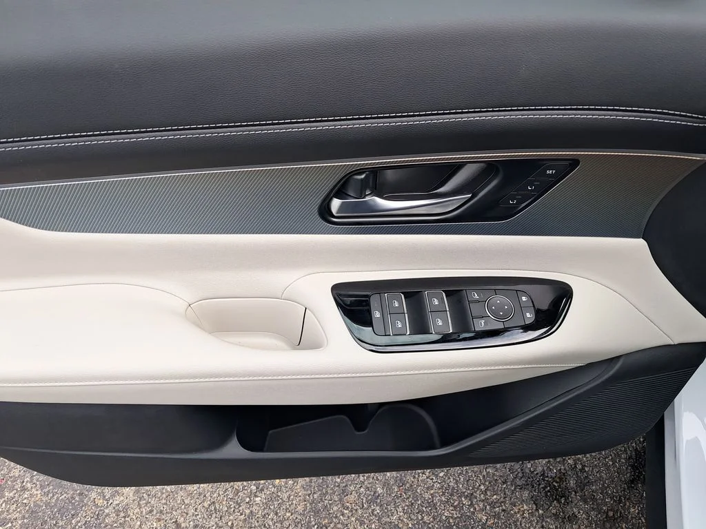 2025 Nissan Murano SL - Photo 11