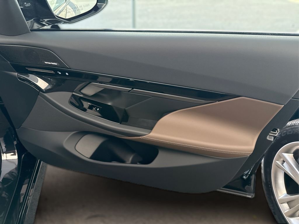 2026 BMW 5 Series 530i - Photo 27