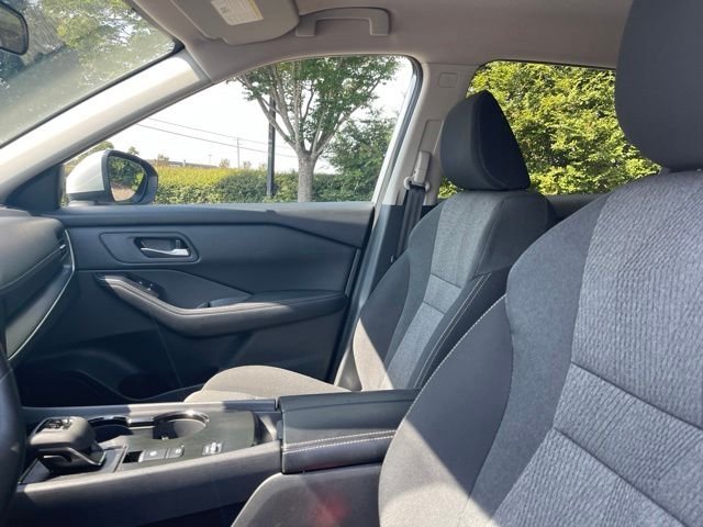 Used 2025 Silver Nissan SV image 12