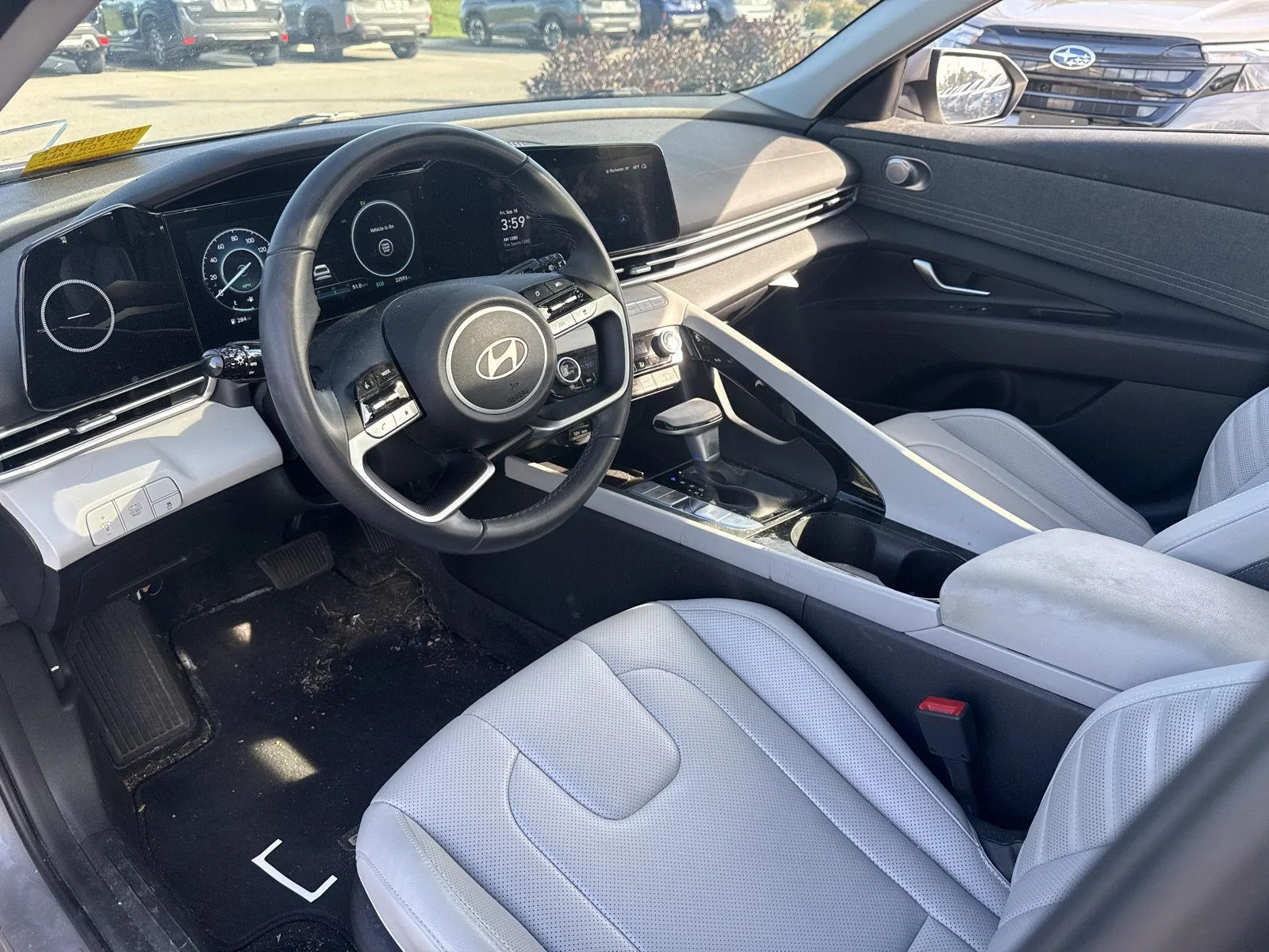 Used 2024 Fluid Metal Hyundai Limited image 7