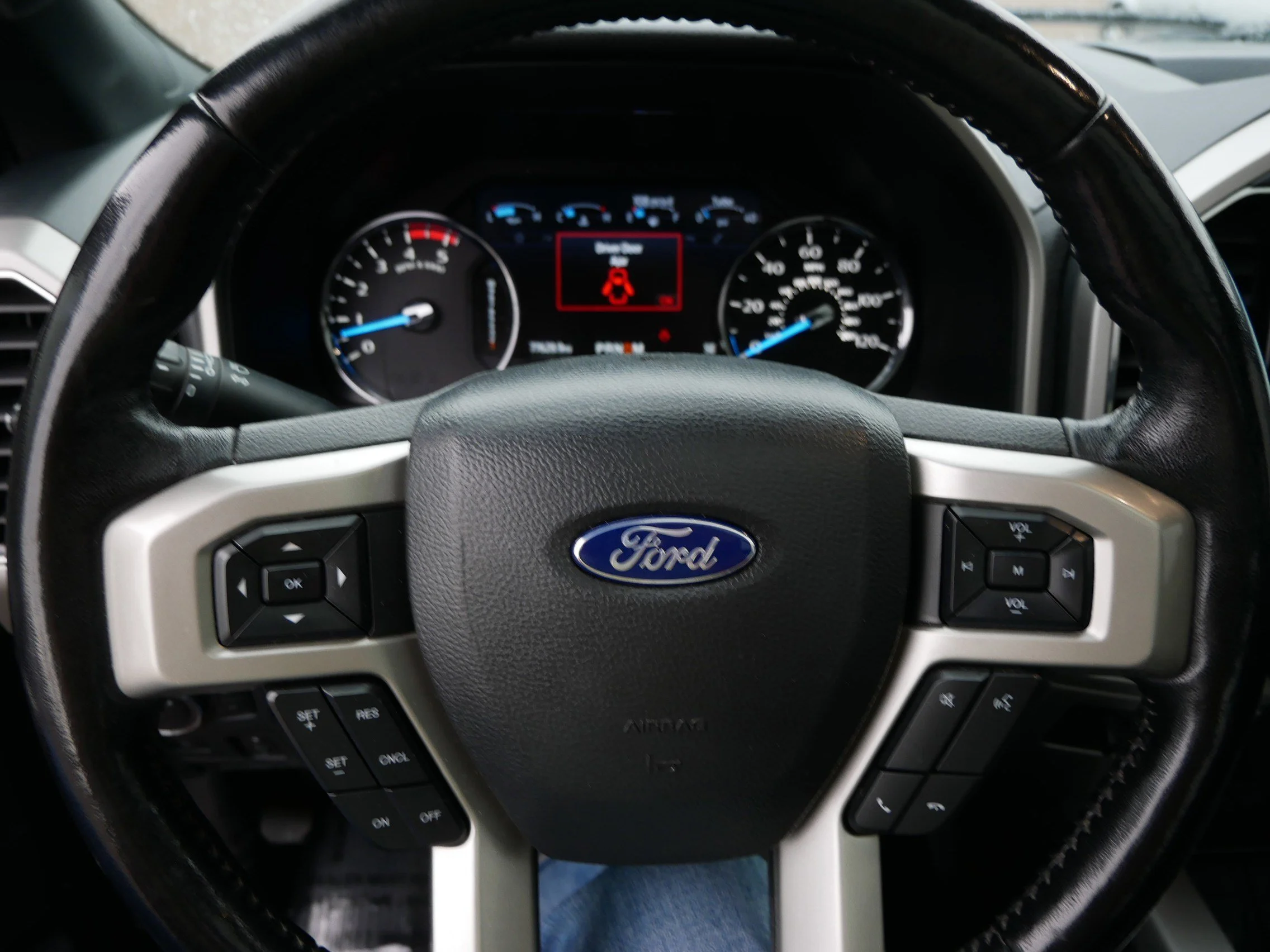 Certified Used 2022 Agate Black Metallic Ford LARIAT image 25