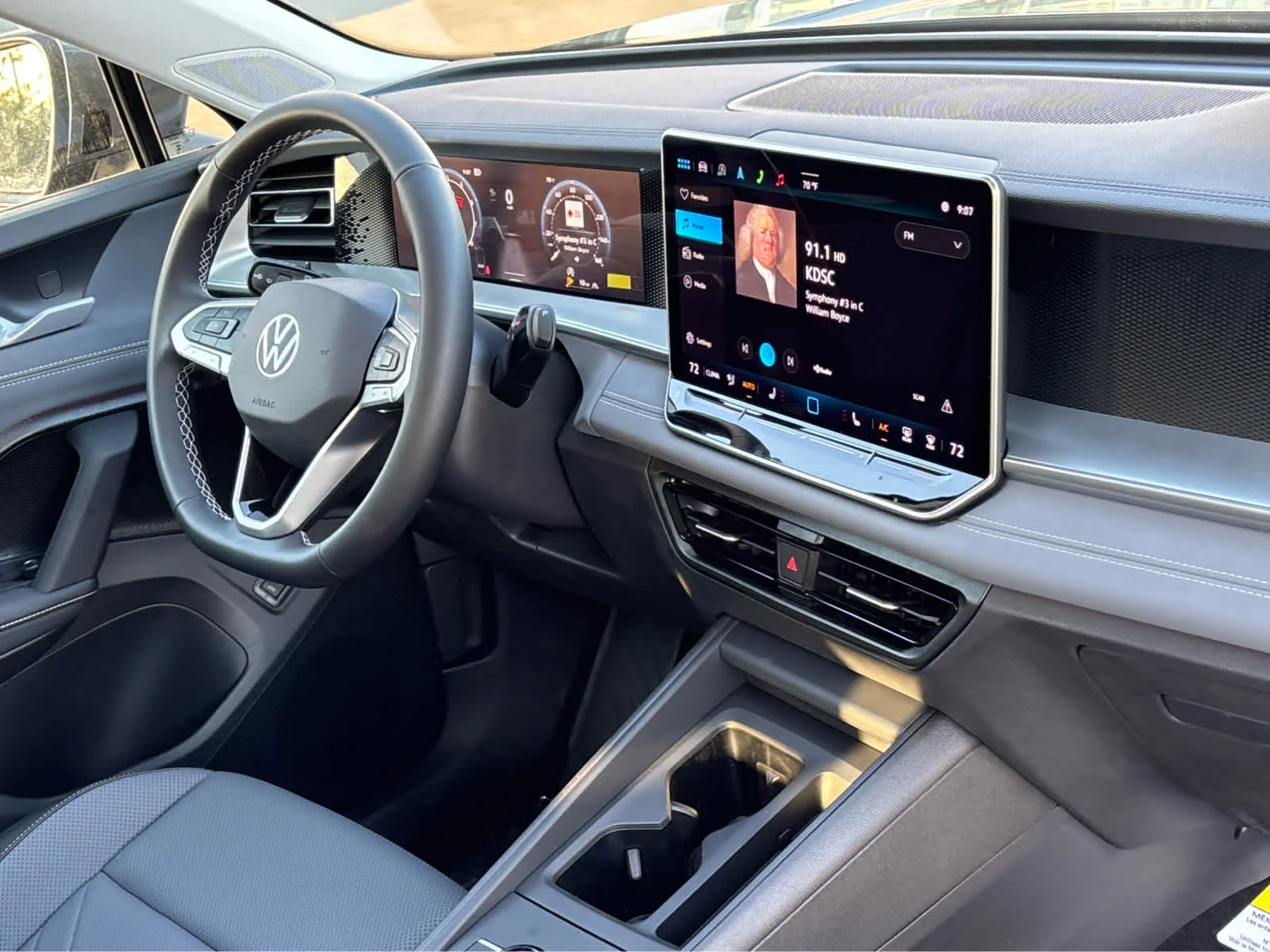 New 2026 PLATINUM GRAY Volkswagen SE image 19