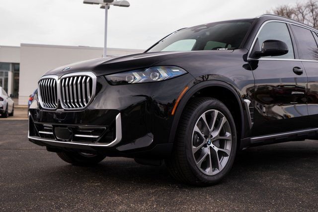 Certified Used 2026 Black Sapphire Metallic BMW xDrive40i image 6