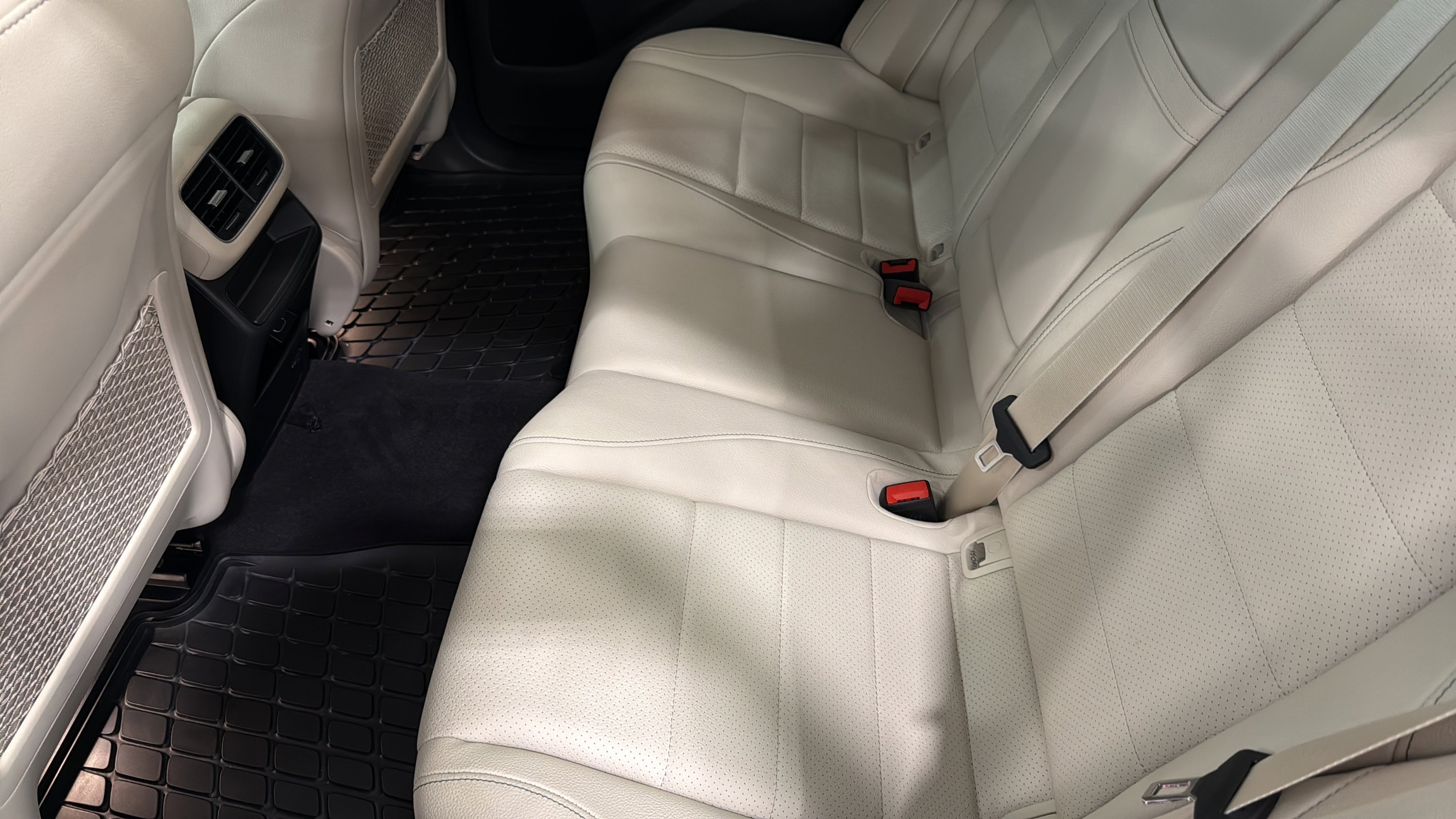 Certified Used 2023 MANUFAKTUR Diamond White Metallic Mercedes-Benz GLE 450 image 25