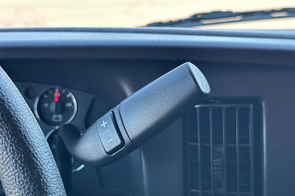 2024 Chevrolet Express Passenger LT - Photo 22