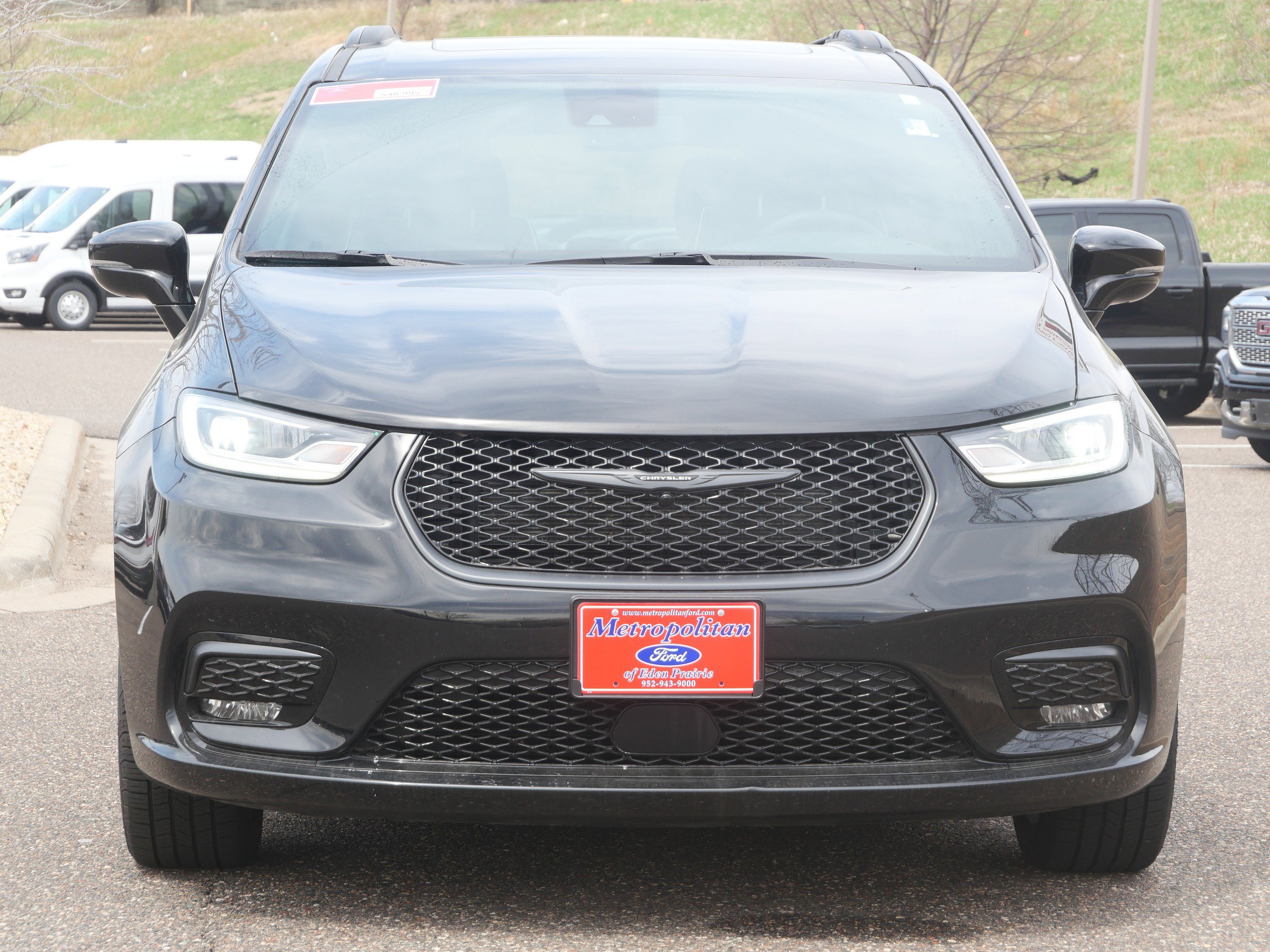 Used 2025 Chrysler Pacifica Limited with VIN 2C4RC1GG4SR569398 for sale in Eden Prairie, Minnesota