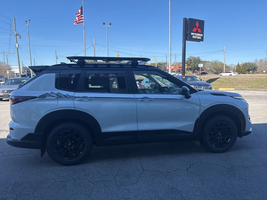 New 2026 White Mitsubishi Trail Edition image 5