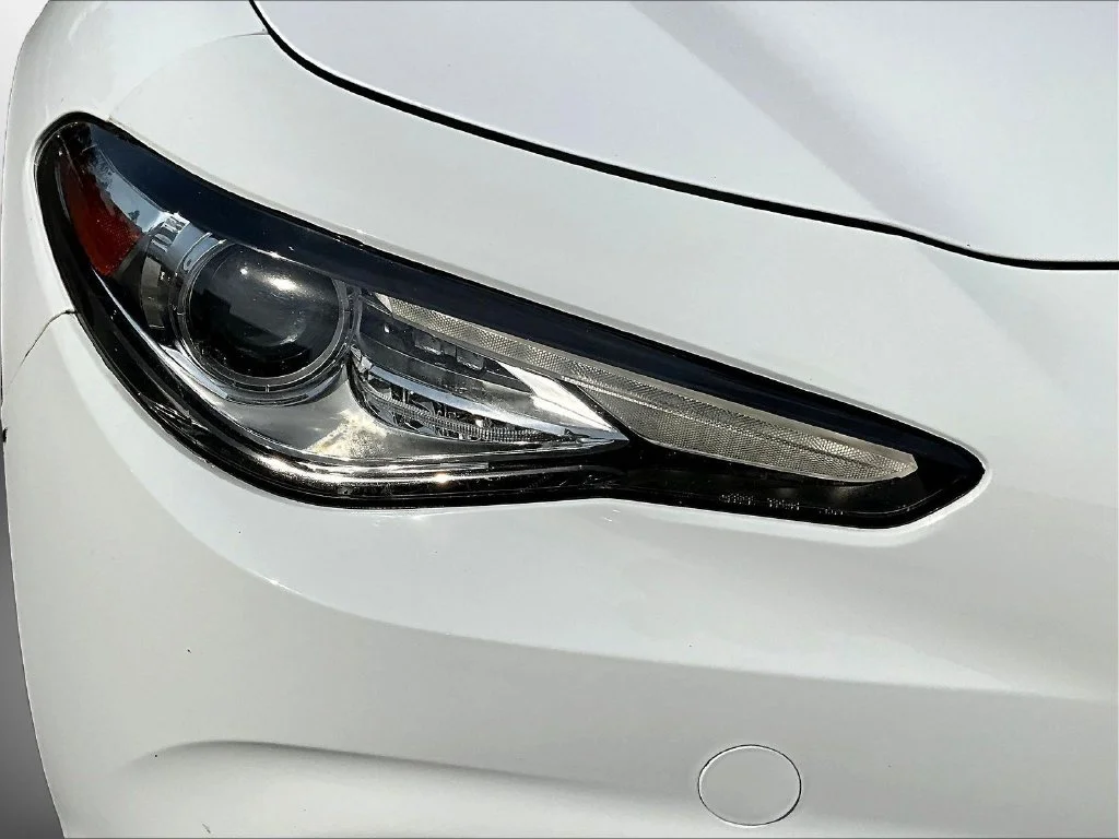 Used 2020 White Alfa Romeo Base image 33