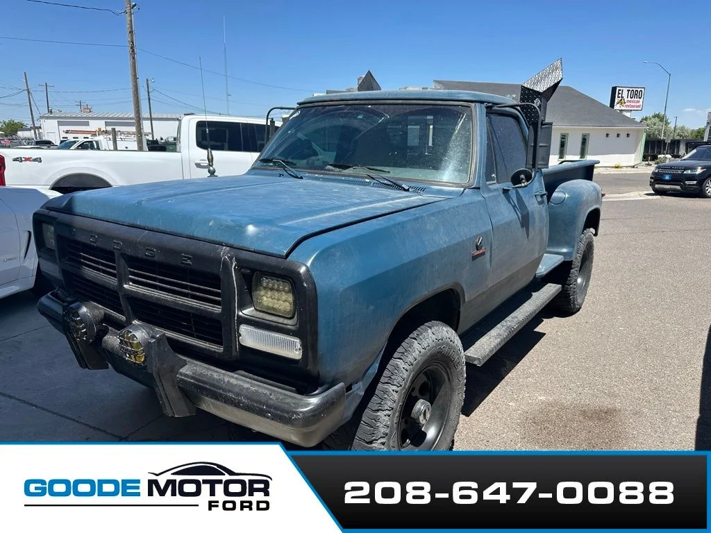 Used 1992 Blue Dodge Base image 2