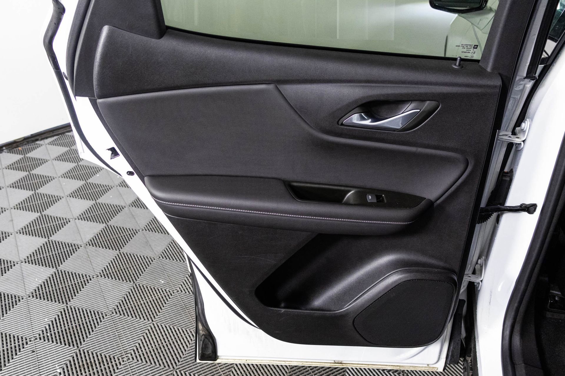 2023 CHEVROLET BLAZER - Image 33