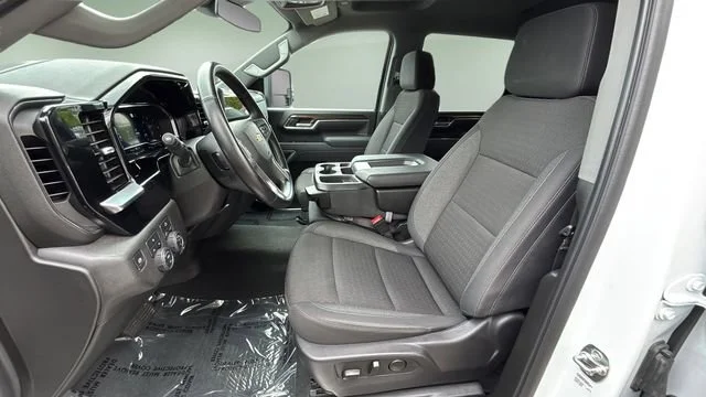 Used 2025 Summit White Chevrolet LT image 19