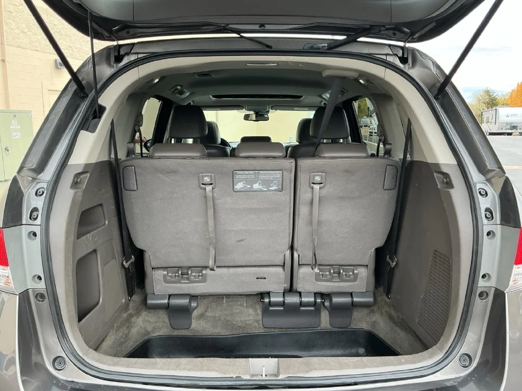 Used 2014 Silver Honda EX-L image 28