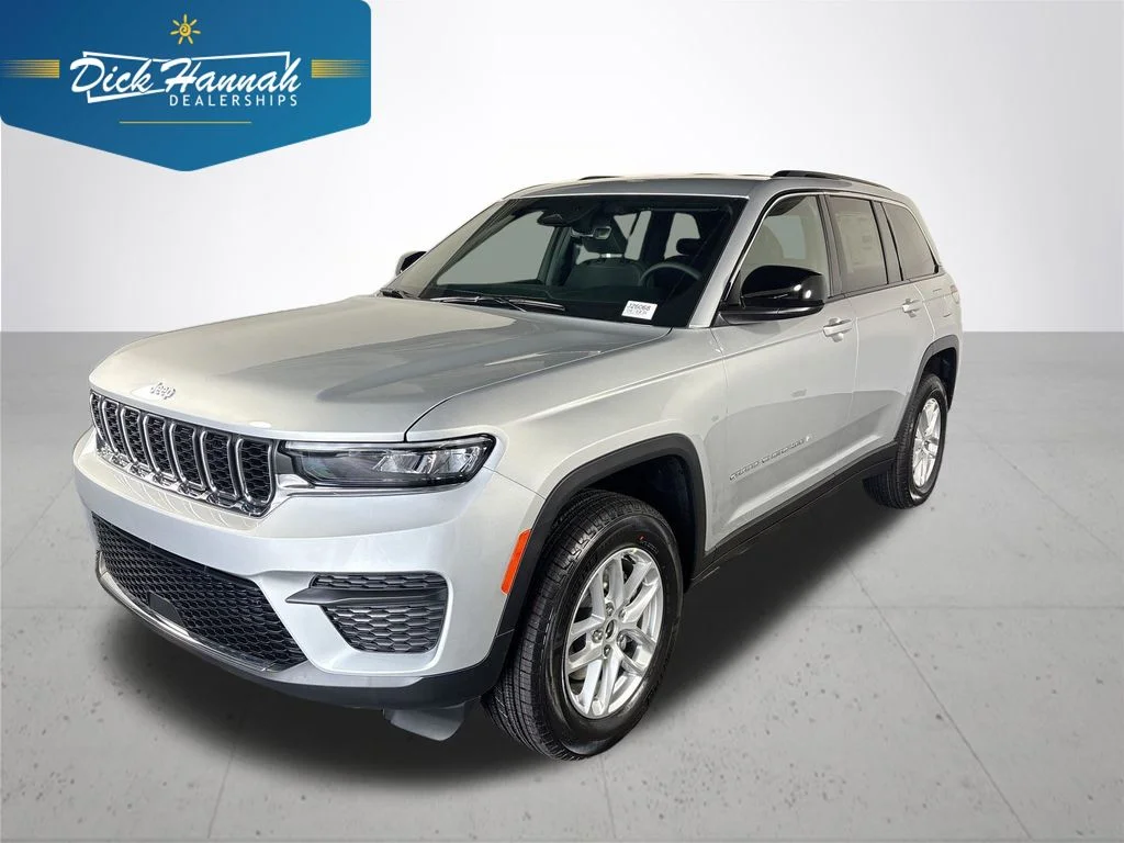 2026 Jeep Grand Cherokee Laredo 4x4's photo
